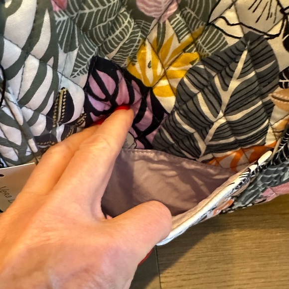 Vera Bradley Small Vera Tote/Handbag NWT - Picture 5 of 7